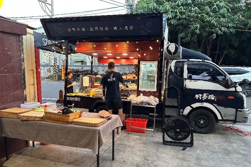 中秋佳節齊聚烤肉